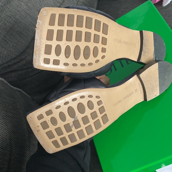 AUTHENTIC Bottega Veneta rubber lido quilted embossed lagoon Nappa slippers - Picture 4 of 4